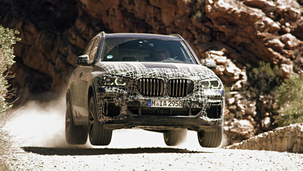 Нови BMW X5 не зна за препреке